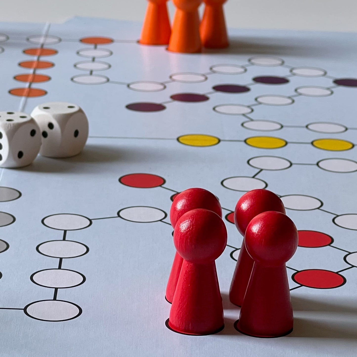Spieltz Spielmaterial-Set für Ludo, große Halmakegel19/40 mm, Würfel 20 mm